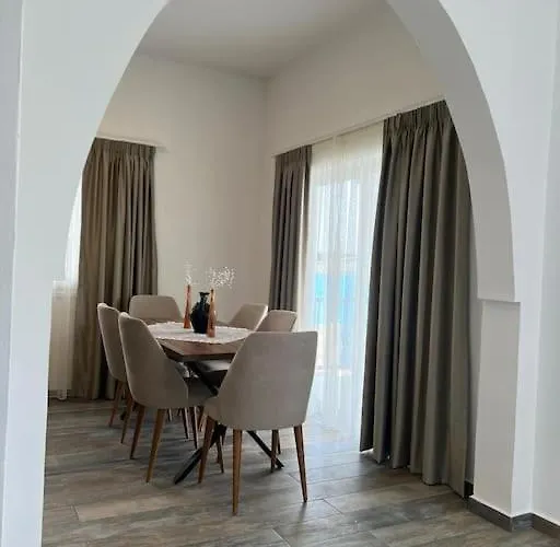 Avantgart Plus Site, 2 Bedrooms, In The Center Of Kyrenia *