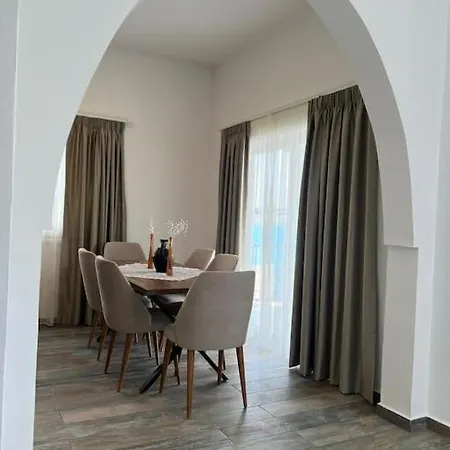 Avantgart Plus Site, 2 Bedrooms, In The Center Of Kyrenia *