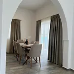 Avantgart Plus Site, 2 Bedrooms, In The Center Of Kyrenia *